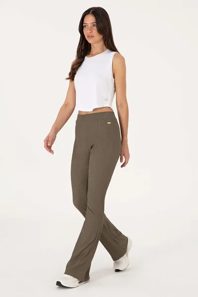 Спортивные брюки клешенные из жатого материала - G082SZ0OP0SELENA Брюки спорт. жен. (VR052, 2XS)