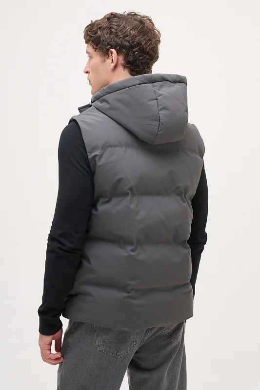 Жилет утепленный со съемным капюшоном - G081SZ0100MALIO Жилет муж. (VR024, 46)