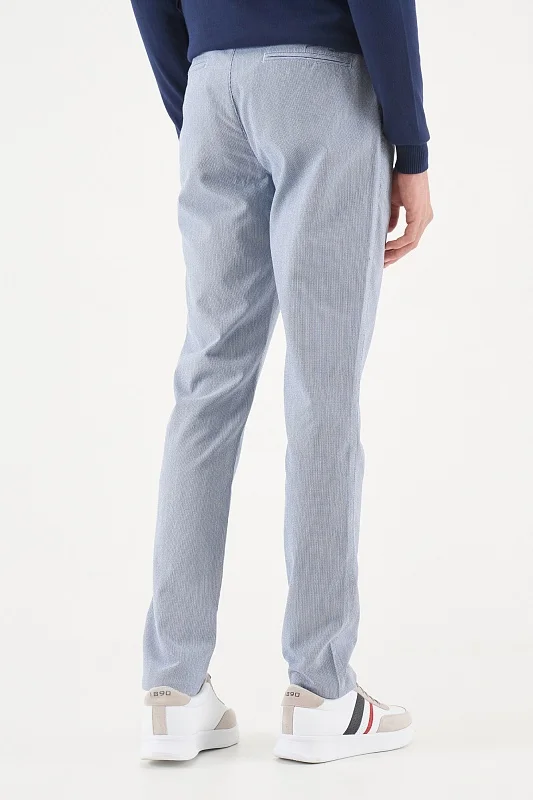Брюки из смесового фактурного хлопка в полоску - G081SZ0780SEMB Брюки муж. (VR059, 38, 34)