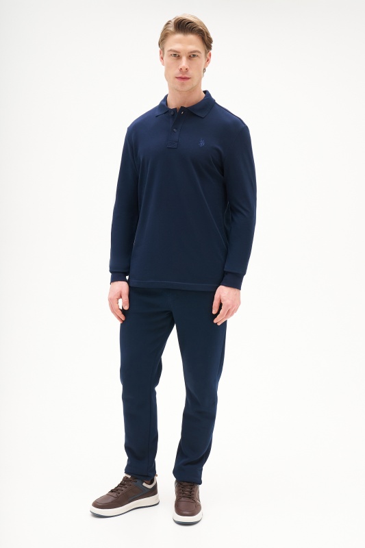 темно-синий