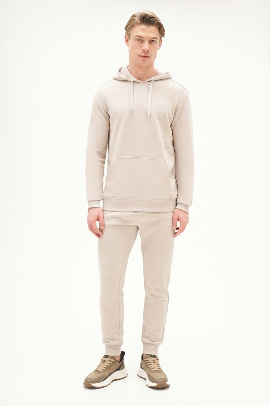 серо-бежевый