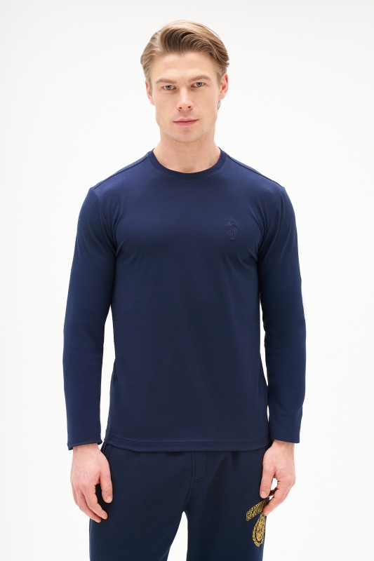 темно-синий