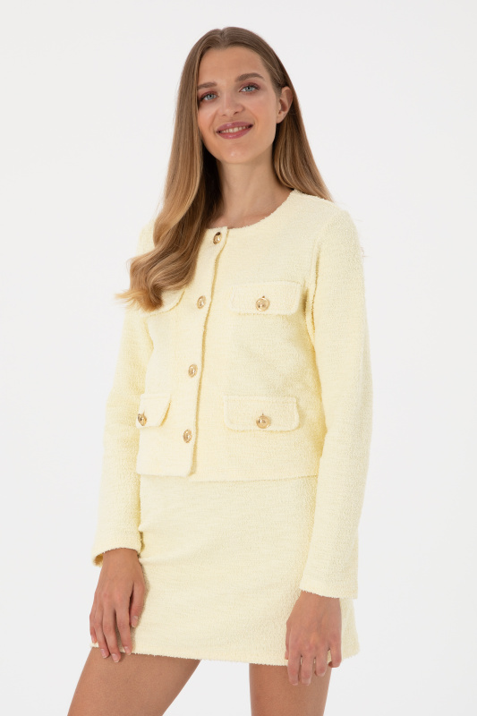 светло-желтый