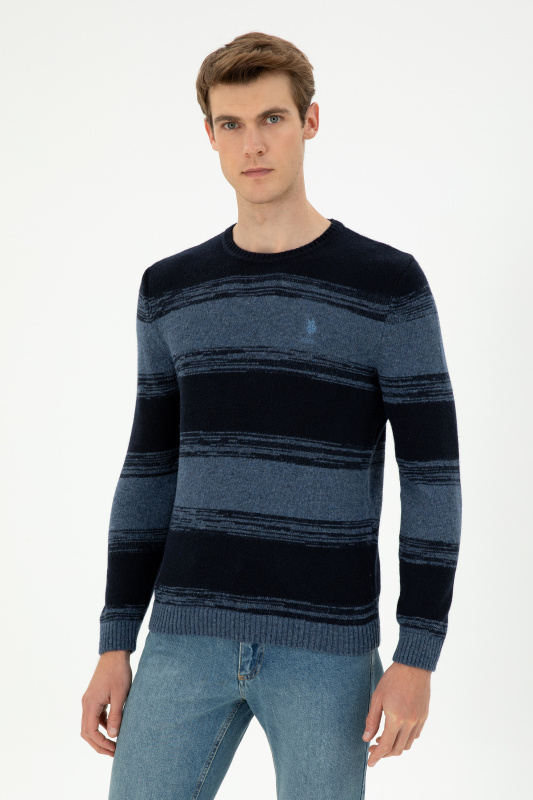 темно-голубой