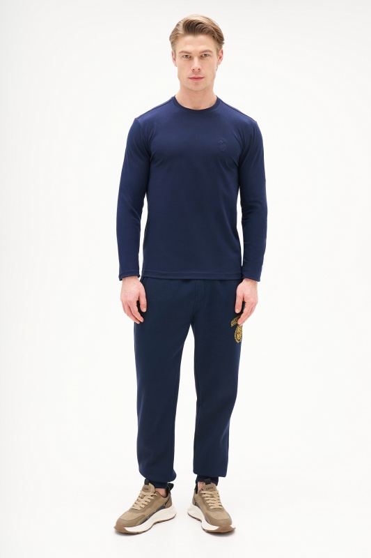 темно-синий