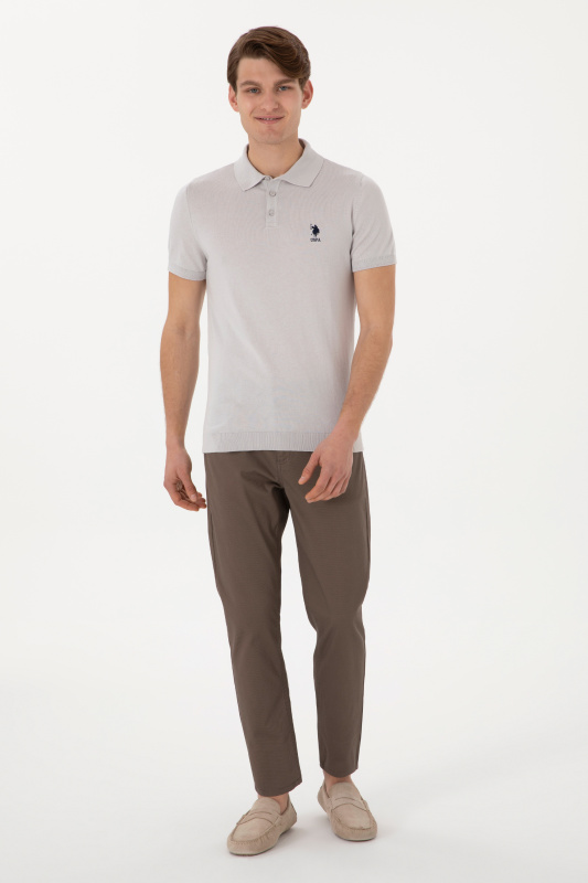 коричневый