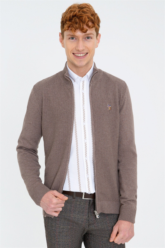 серо-бежевый