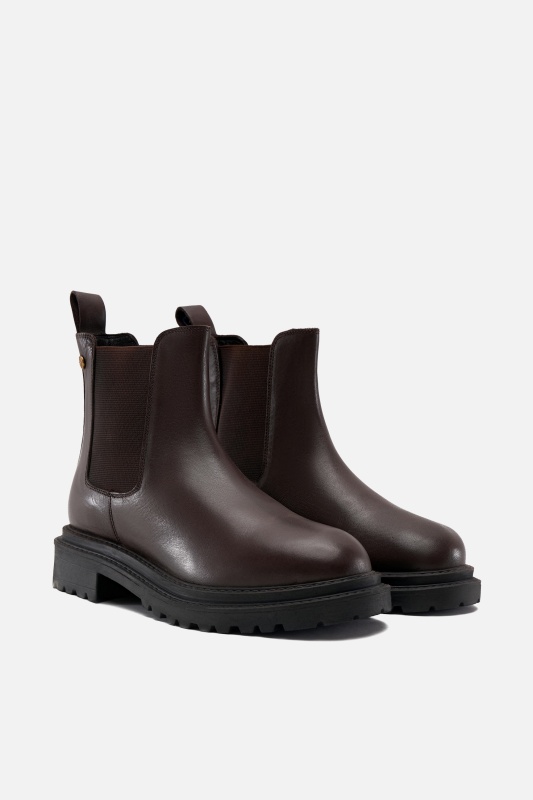 темно-коричневый