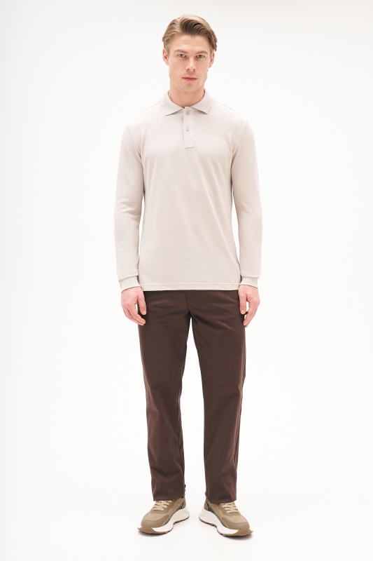 темно-коричневый