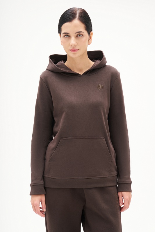 темно-коричневый