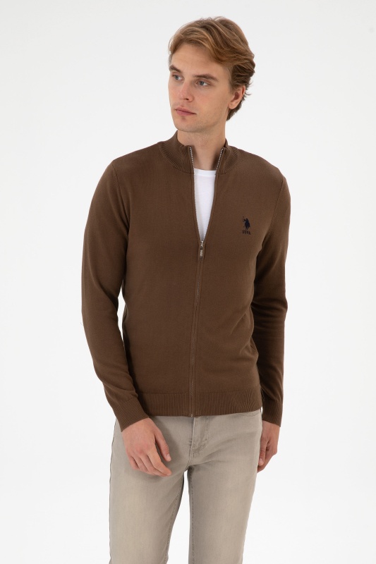 темно-коричневый