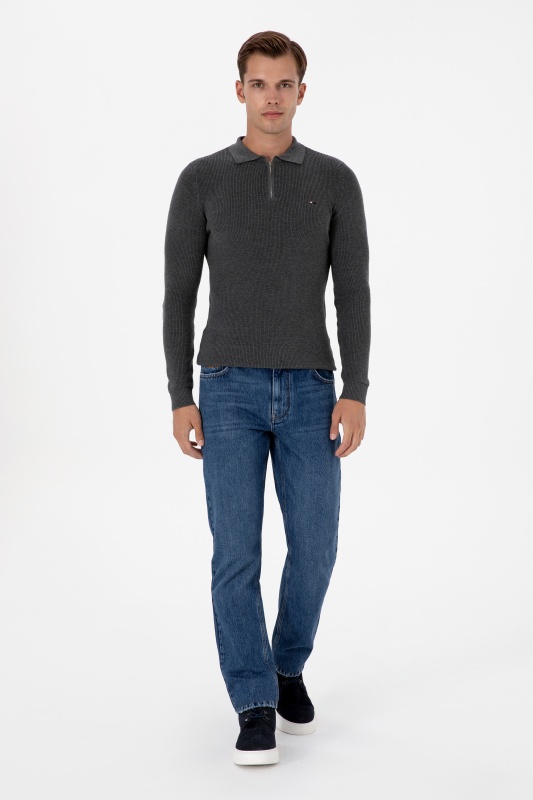 темно-голубой