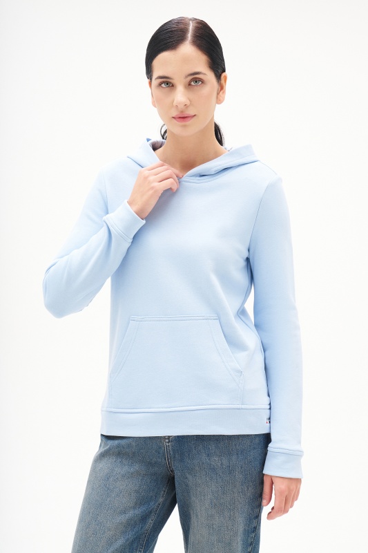 светло-голубой