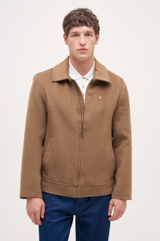 коричневый