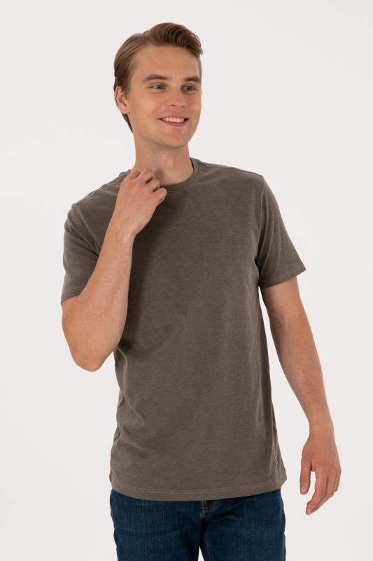 светло-коричневый