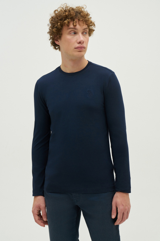 темно-синий