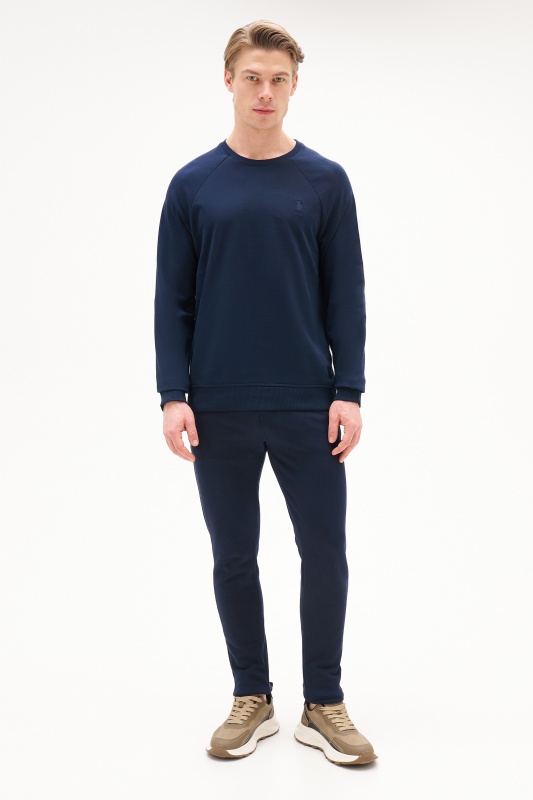 темно-синий