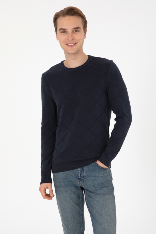 светло-голубой