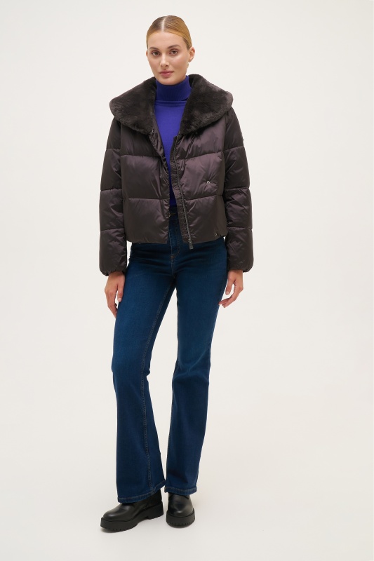 коричневый