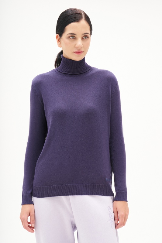 фиолетовый