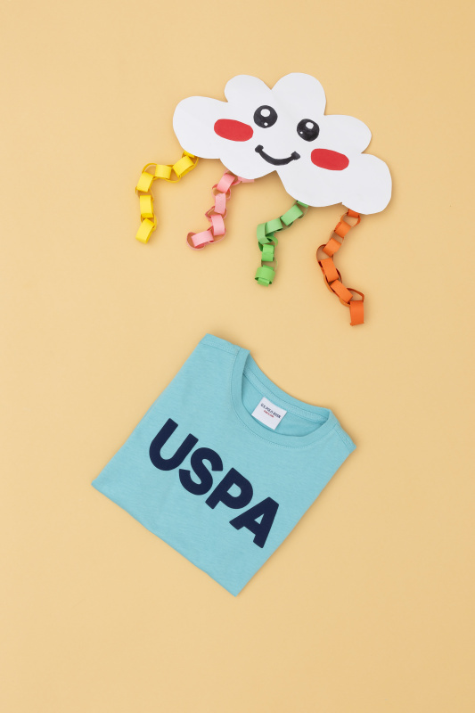 светло-голубой