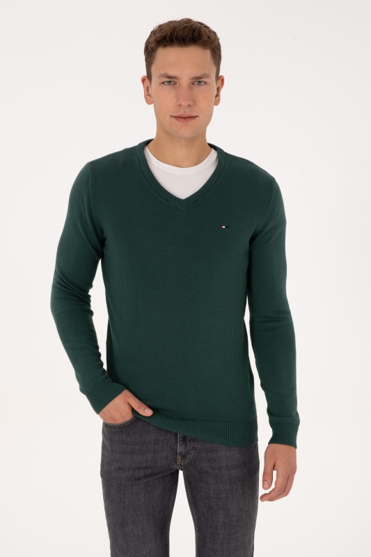 темно-зеленый