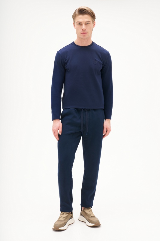 темно-синий