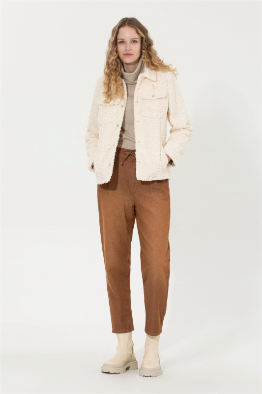 коричневый