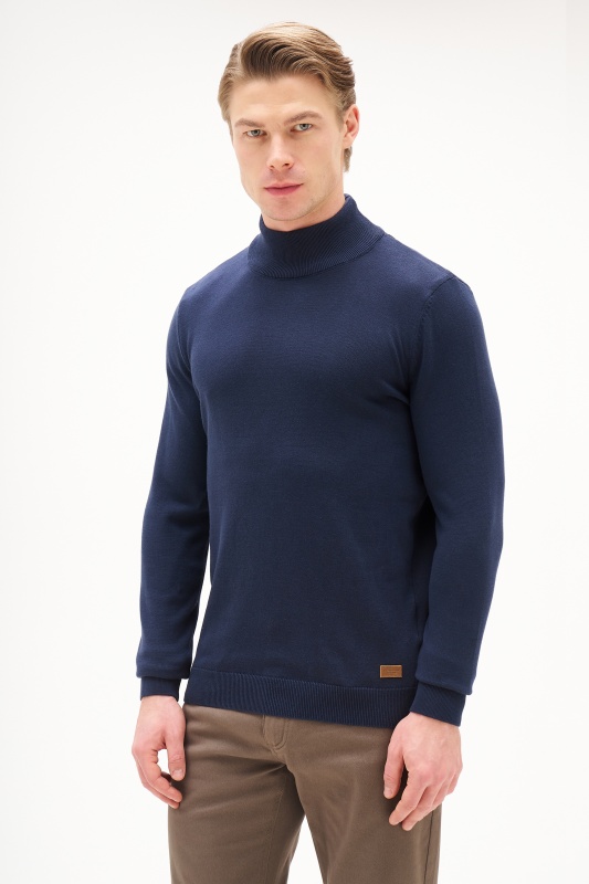 темно-синий