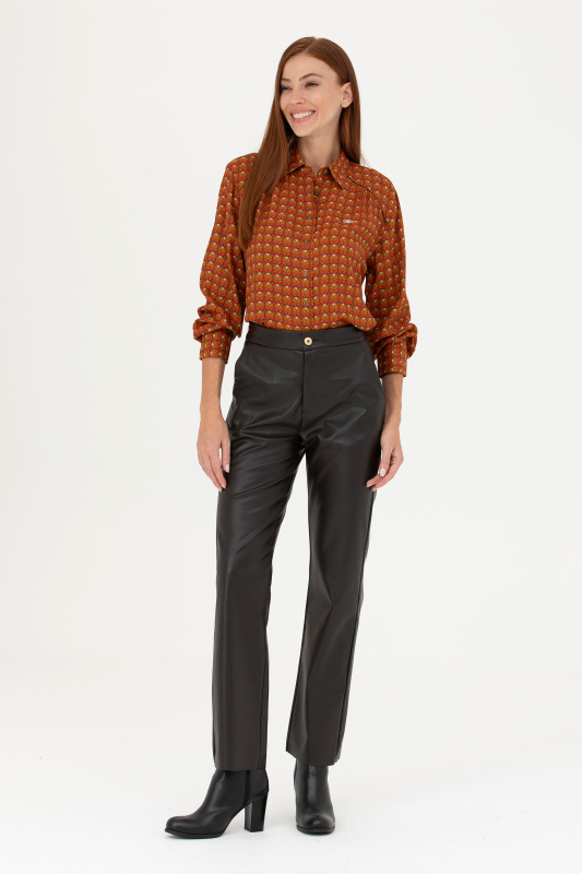 темно-коричневый