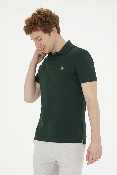 Футболка-поло U.S. Polo Assn. из хлопка станет универсальным дополнением повседневного гардероба. Отложной воротник с застежкой на пуговицы подчеркивает классический стиль изделия, а хлопковая ткань обеспечивает комфорт в течение дня. Футболка-поло дополнена лаконичным дизайном и вышитым логотипом на груди.<br />
<br />
Особенности изделия:<br />
• Отложной воротник с застежкой на пуговицы<br />
• Вышитый логотип<br />
<br />
Цвет: <br />
Состав: <br />
Уход: бережная стирка при 30°C<br />
Страна производства: Турция<br />
<br />
Рост: ; Параметры: ; Размер на модели:  - G081SZ0110TP10IY023 Футболка муж. (VR079, XL)