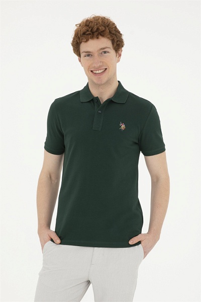 Футболка-поло U.S. Polo Assn. из хлопка станет универсальным дополнением повседневного гардероба. Отложной воротник с застежкой на пуговицы подчеркивает классический стиль изделия, а хлопковая ткань обеспечивает комфорт в течение дня. Футболка-поло дополнена лаконичным дизайном и вышитым логотипом на груди.<br />
<br />
Особенности изделия:<br />
• Отложной воротник с застежкой на пуговицы<br />
• Вышитый логотип<br />
<br />
Цвет: <br />
Состав: <br />
Уход: бережная стирка при 30°C<br />
Страна производства: Турция<br />
<br />
Рост: ; Параметры: ; Размер на модели:  - G081SZ0110TP10IY023 Футболка муж. (VR079, XL)