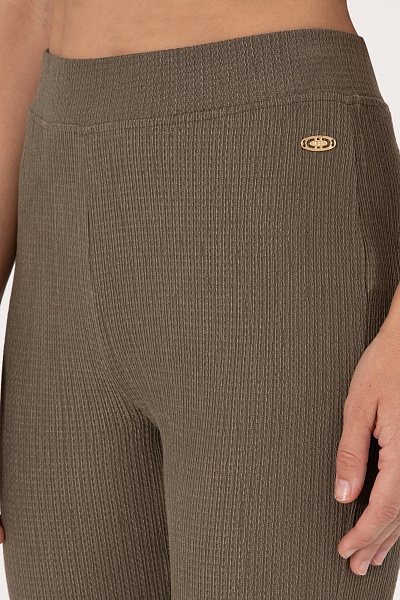 Спортивные брюки клешенные из жатого материала - G082SZ0OP0SELENA Брюки спорт. жен. (VR052, 2XS)